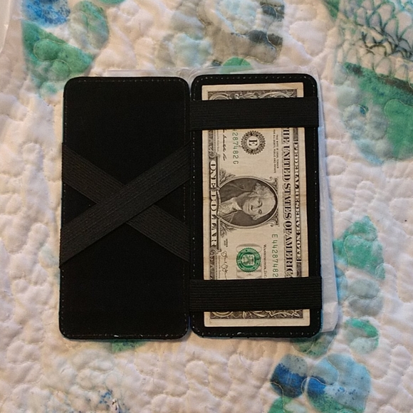 Magic wallets - Picture 6 of 6